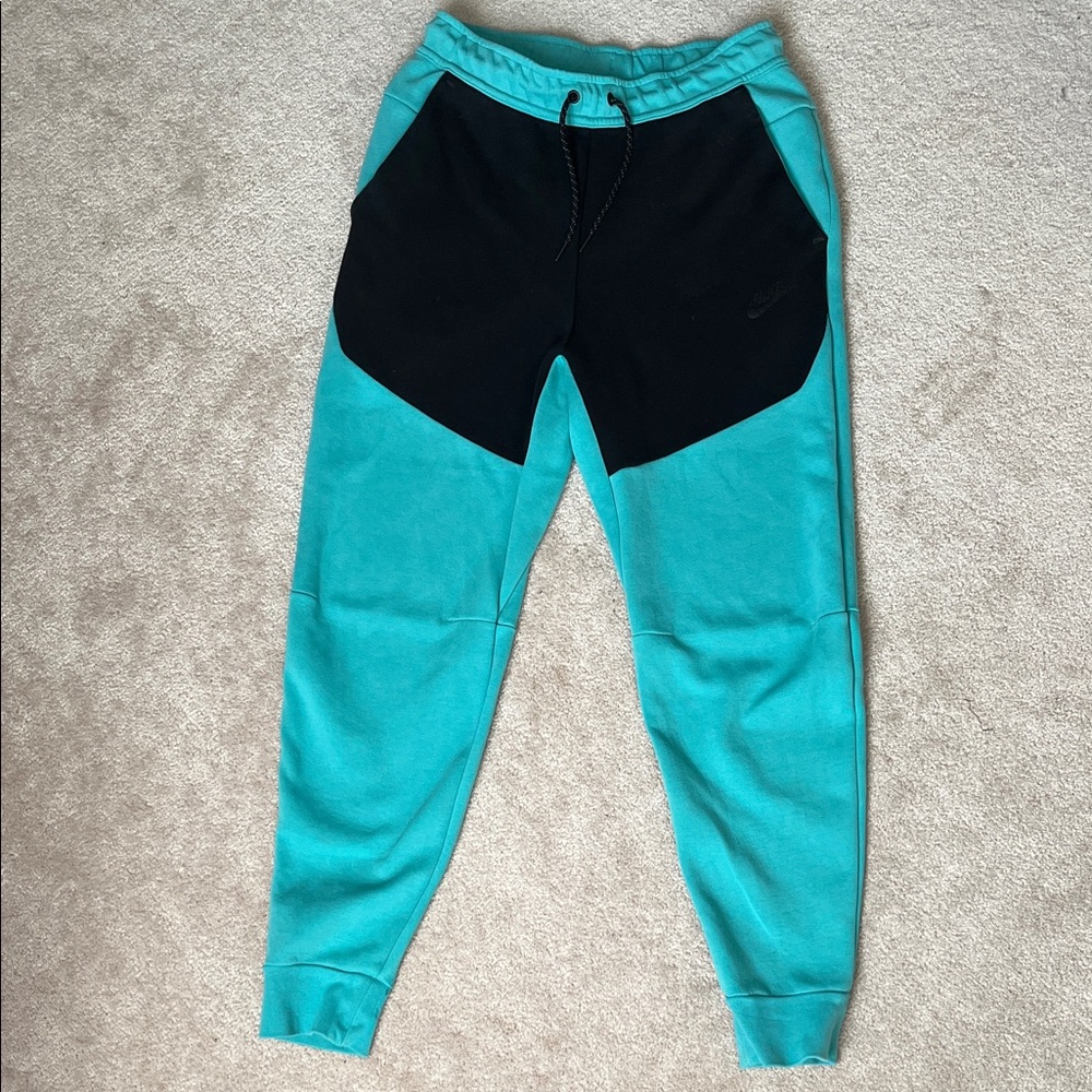 Nike Tech men’s teens sweatpants